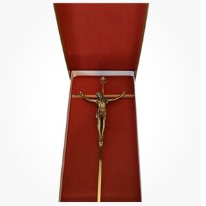 INRI CRUCIFIX BRONZE TONE METAL 10" Original Box LO510. GREAT CONDITION